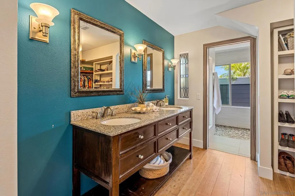 1141 Cerro Largo Dr Solana Beach, CA 92075