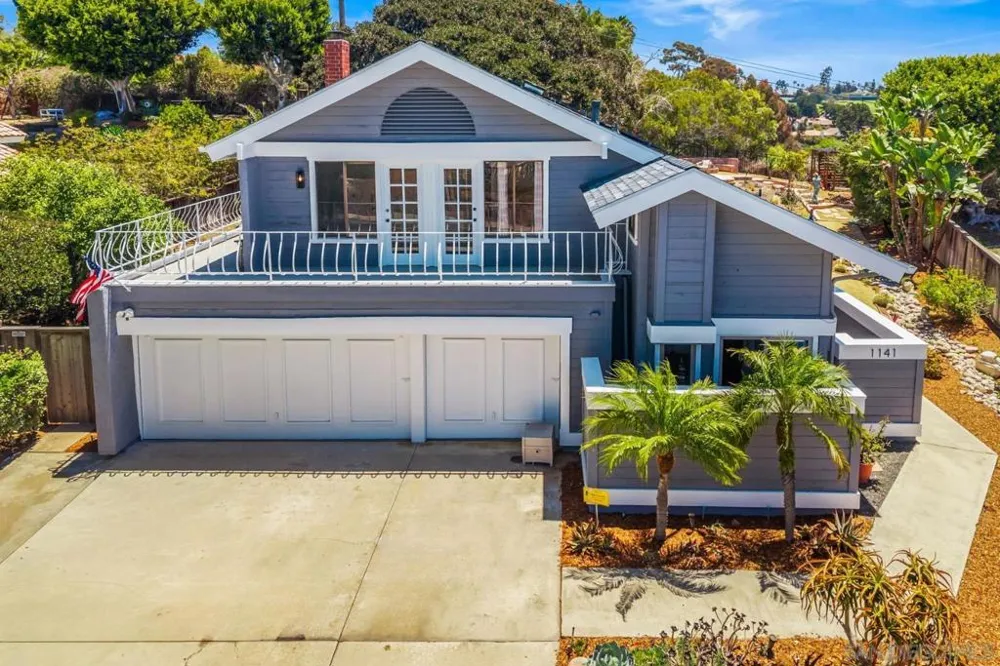 1141 Cerro Largo Dr Solana Beach, CA 92075