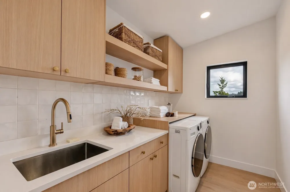 3695 122nd Avenue SE Bellevue, WA 98006