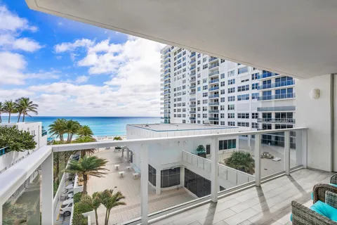 2751 S Ocean Drive #504n
