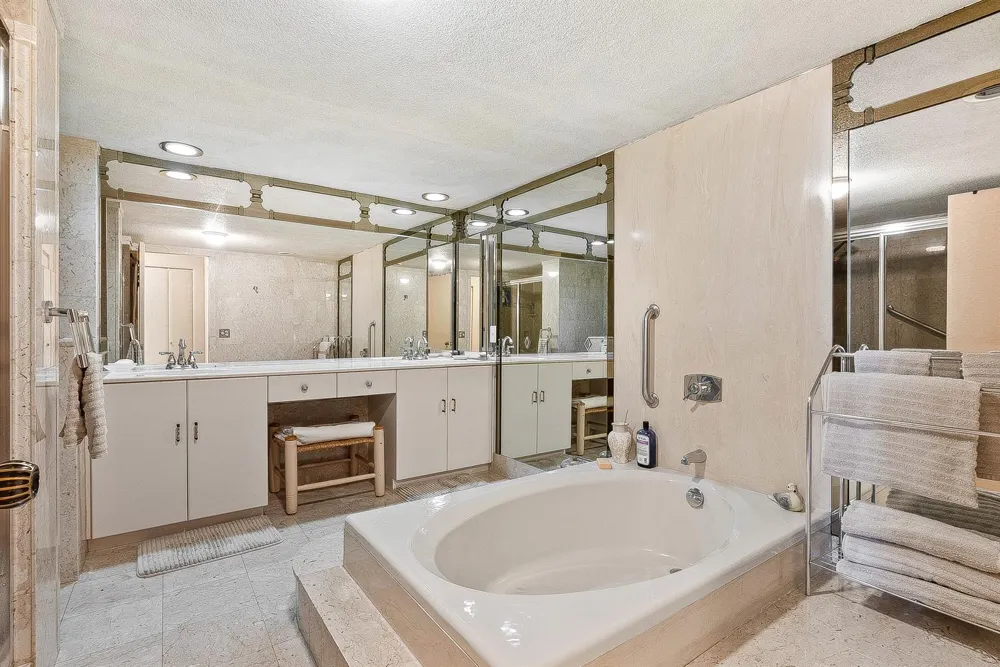 2751 S Ocean Drive #504n Hollywood, FL 33019