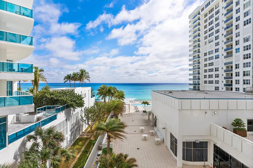 2751 S Ocean Drive #504n Hollywood, FL 33019