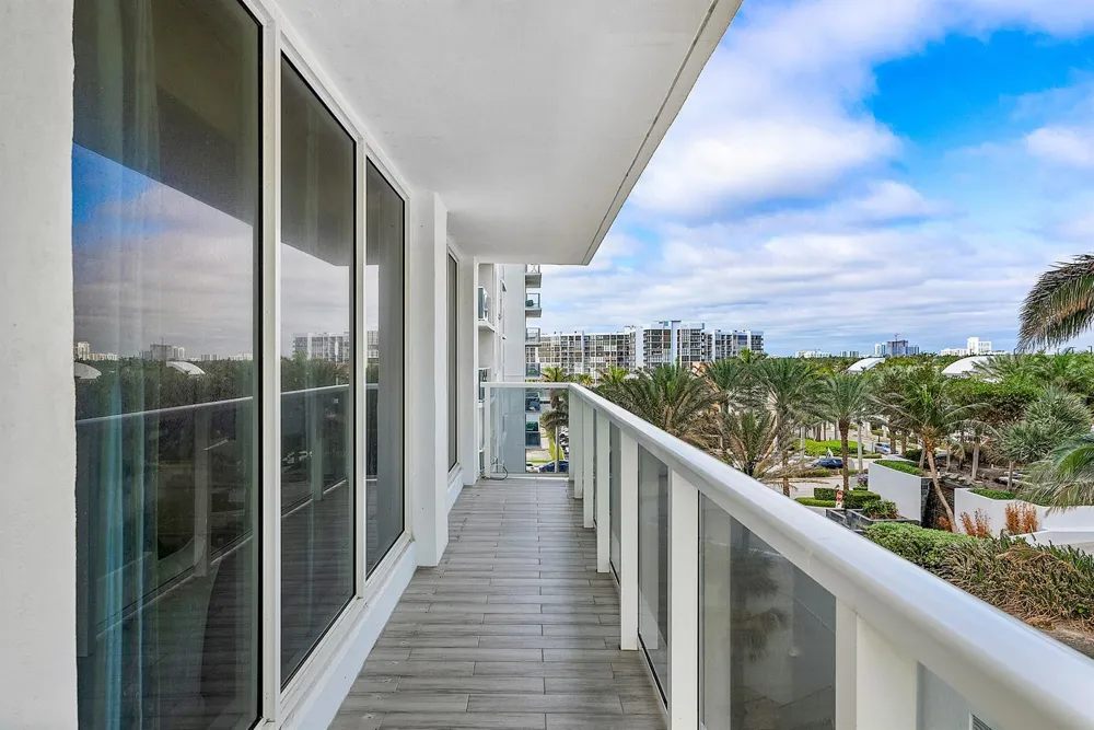 2751 S Ocean Drive #504n Hollywood, FL 33019