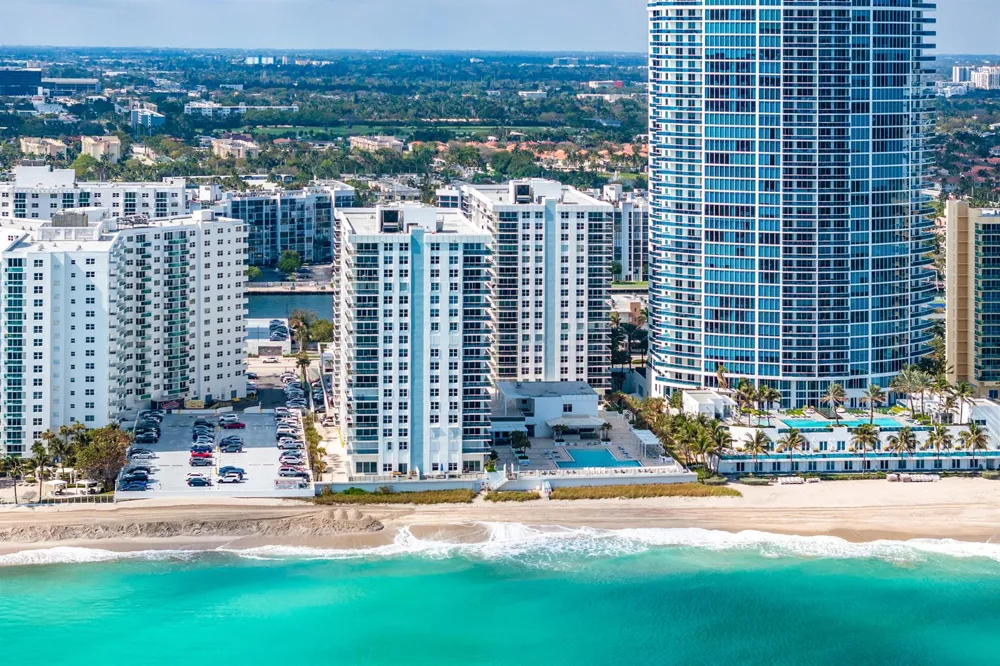 2751 S Ocean Drive #504n Hollywood, FL 33019
