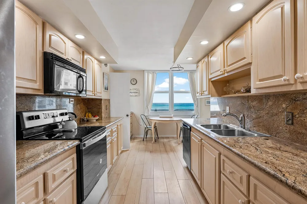2751 S Ocean Drive #504n Hollywood, FL 33019