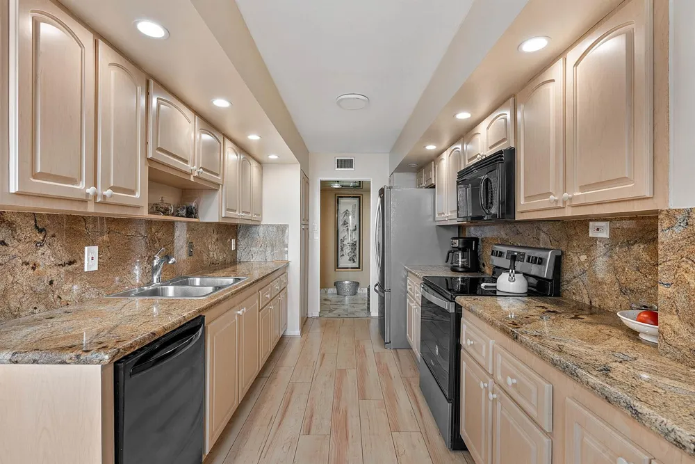 2751 S Ocean Drive #504n Hollywood, FL 33019