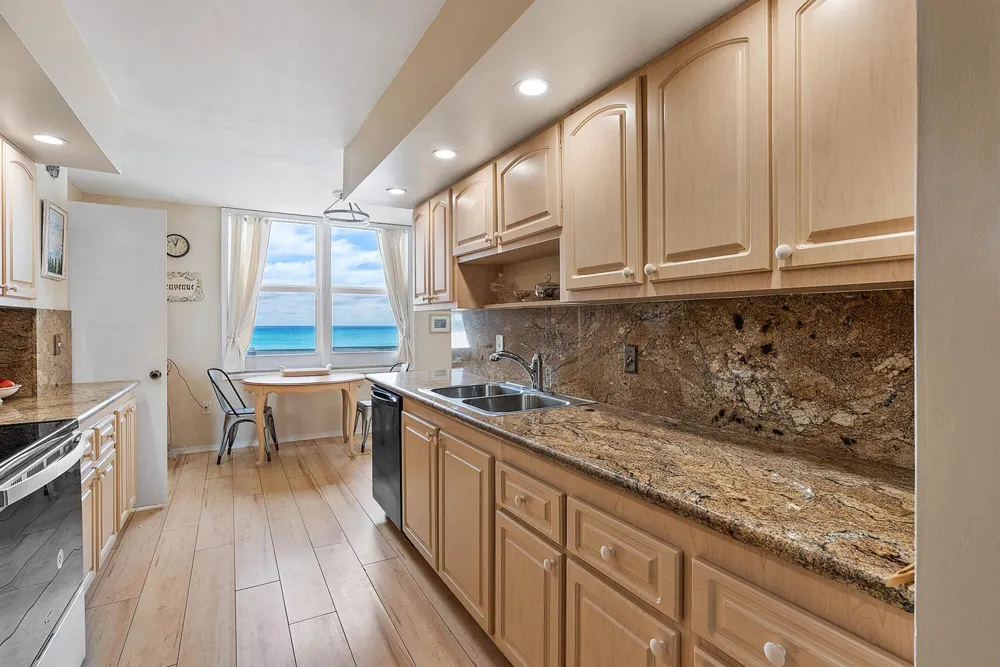 2751 S Ocean Drive #504n Hollywood, FL 33019