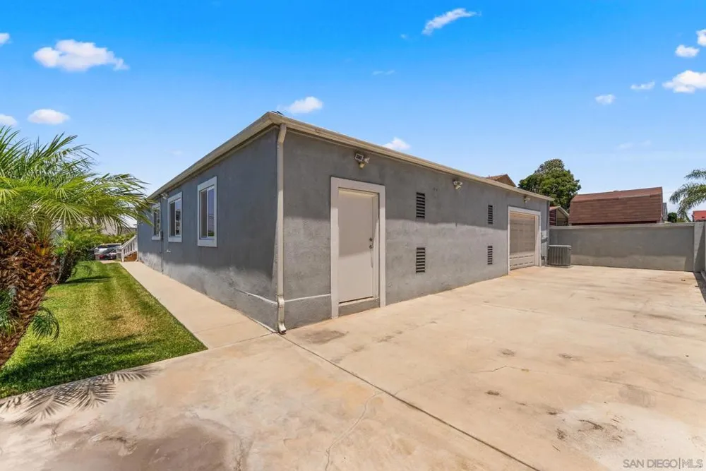 246 E 26th Street National City, CA 91950