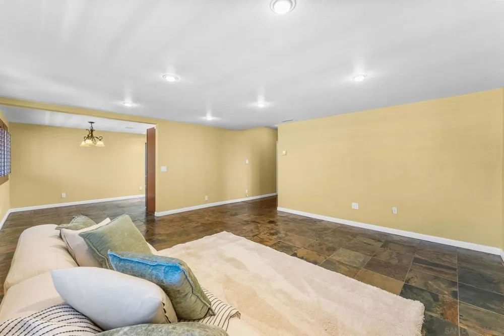246 E 26th Street National City, CA 91950