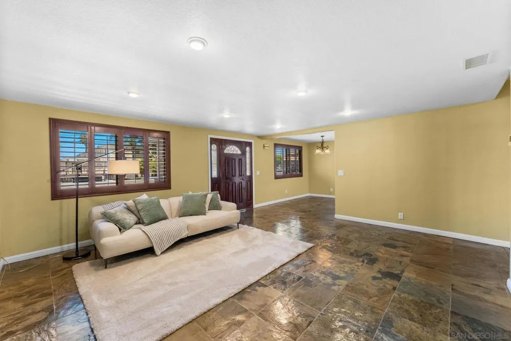 246 E 26th Street National City, CA 91950