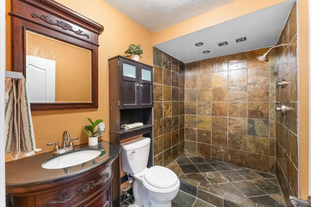 246 E 26th Street National City, CA 91950