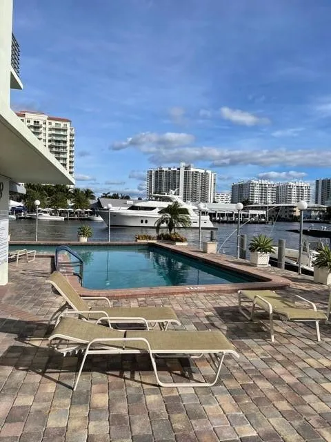 2900 NE 30th Street #5a Fort Lauderdale, FL 33306