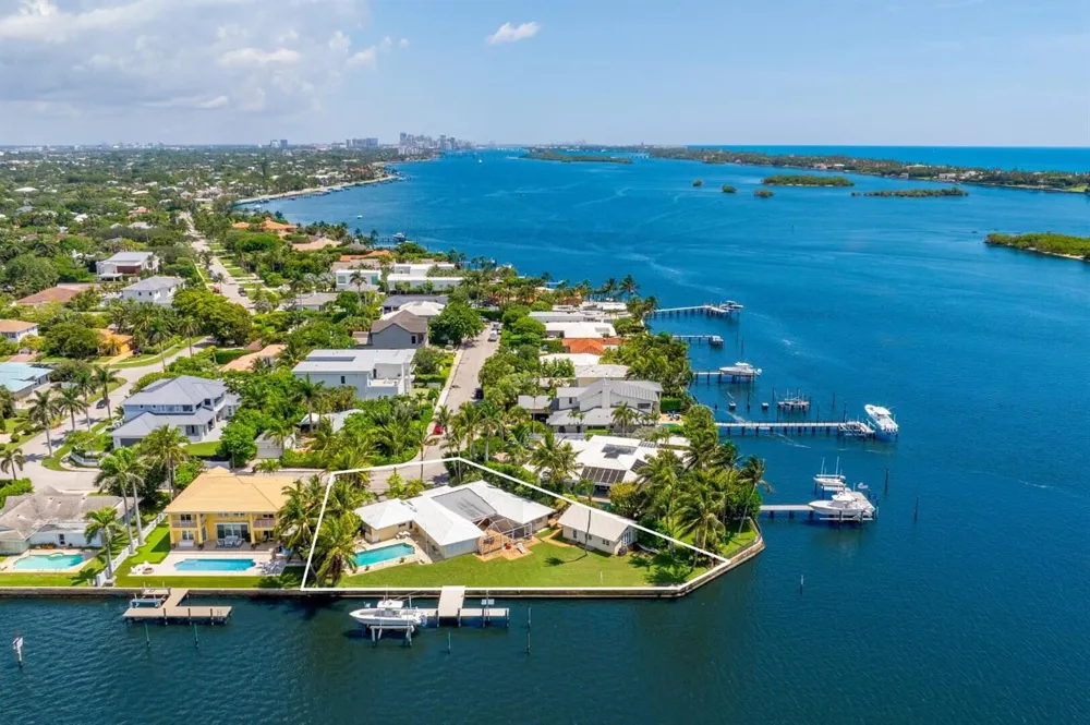 8026 Flagler Court West Palm Beach, FL 33405