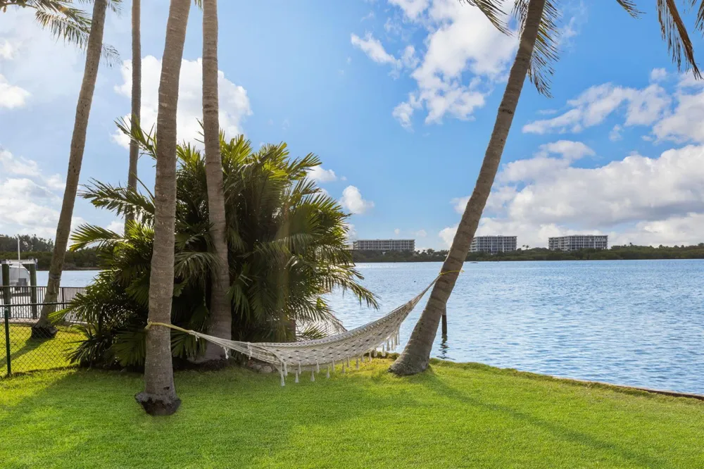 8026 Flagler Court West Palm Beach, FL 33405