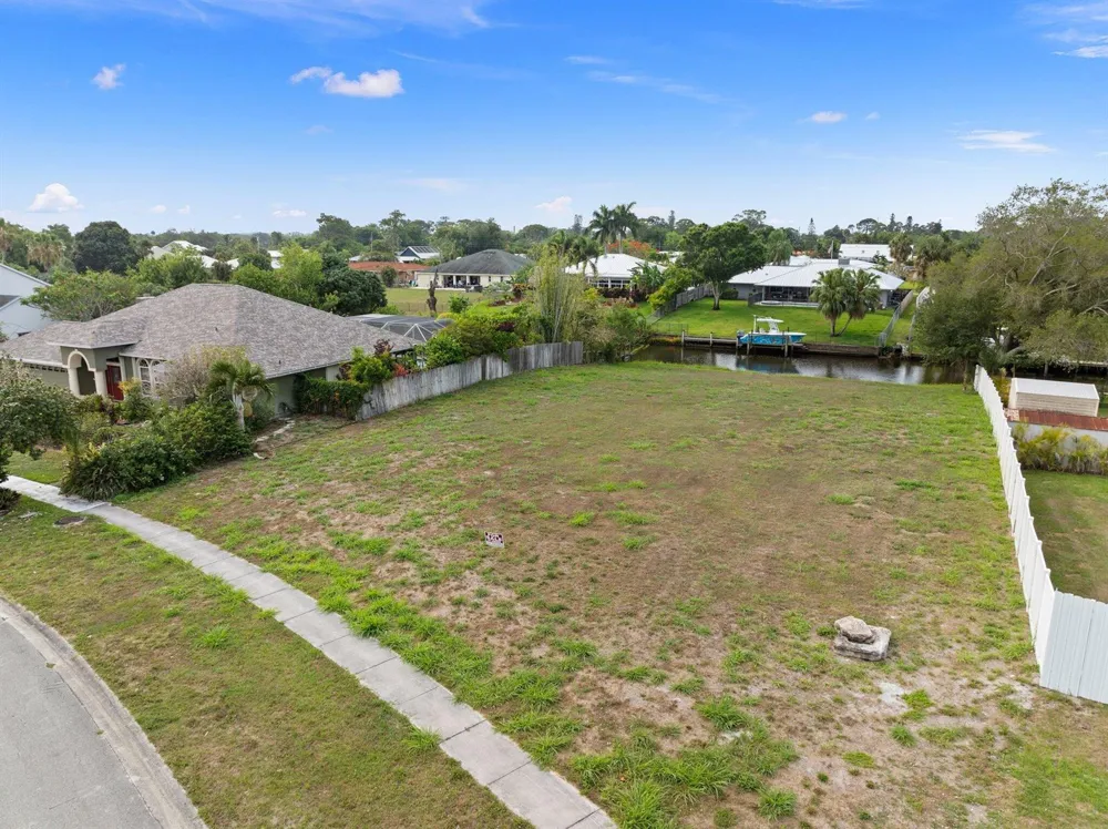 420 NE Cornwall Avenue Port St. Lucie, FL 34983