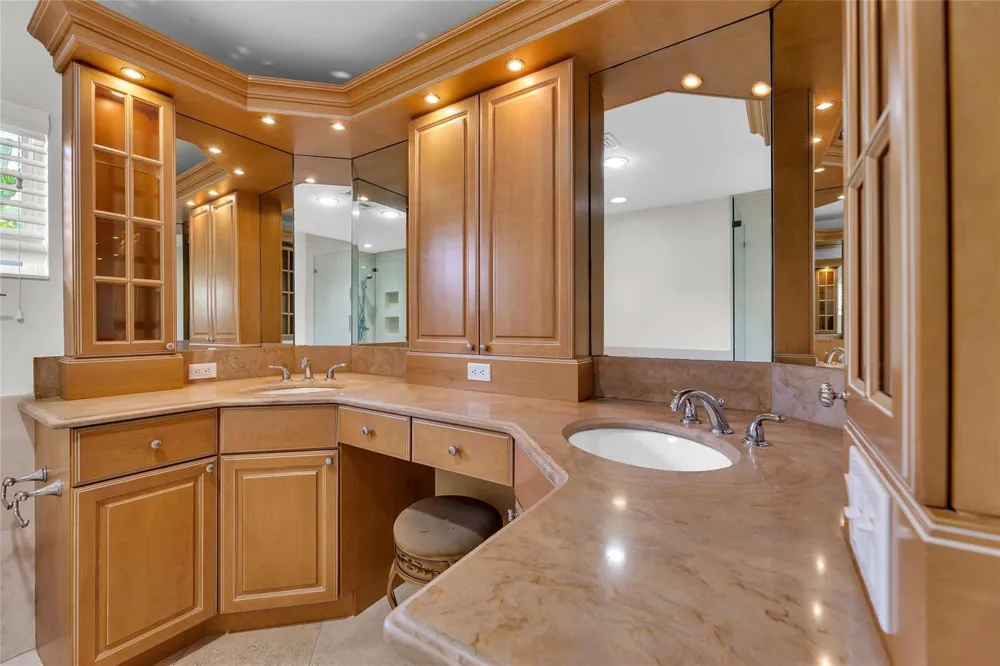 2840 NE 26th Court Fort Lauderdale, FL 33306