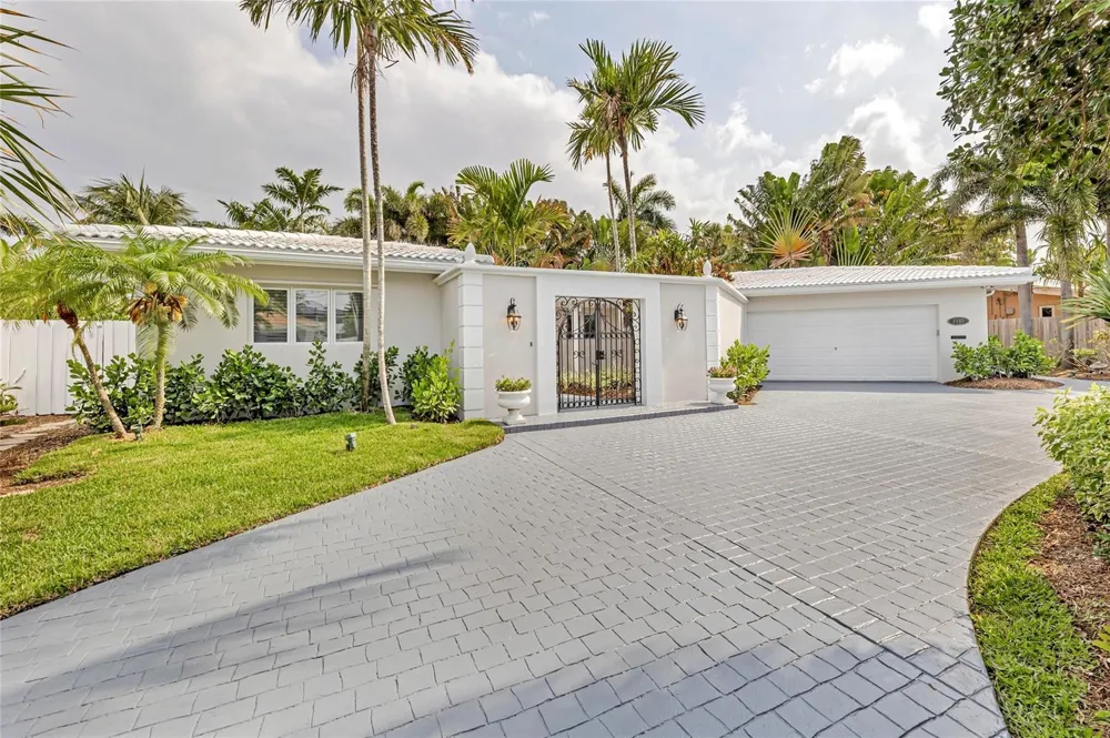 2840 NE 26th Court Fort Lauderdale, FL 33306