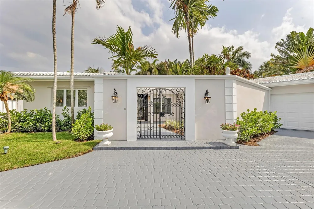 2840 NE 26th Court Fort Lauderdale, FL 33306