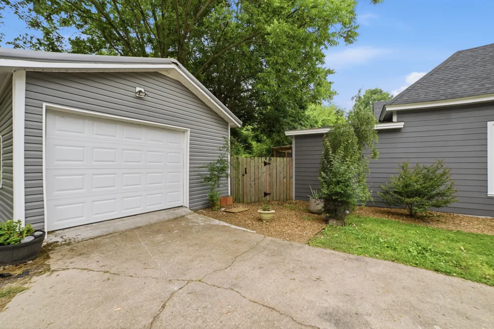 113 White St Martin, TN 38237