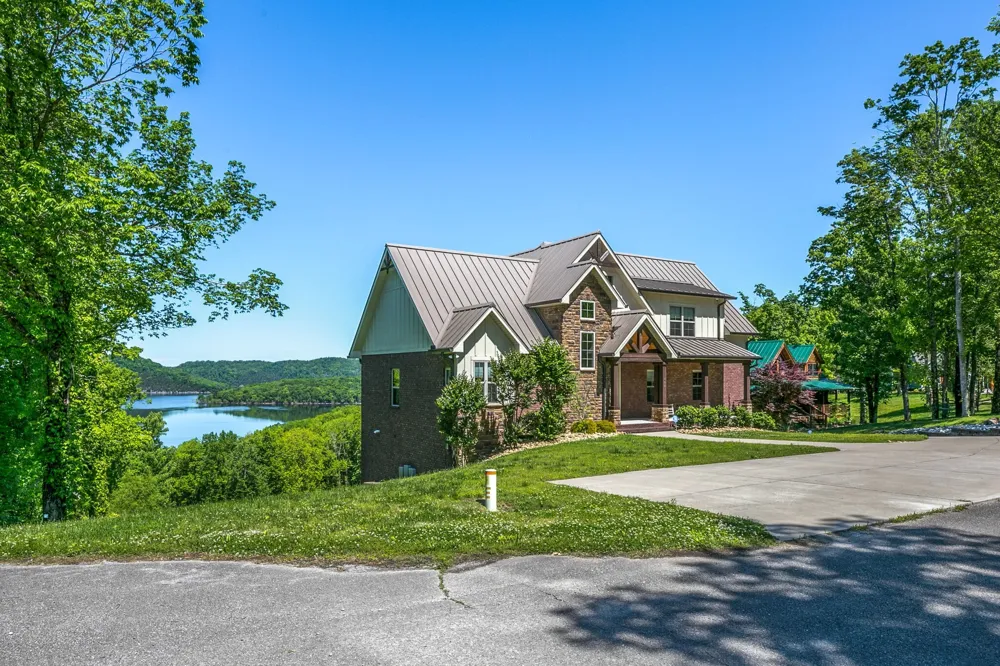 500 Maury Ln Smithville, TN 37166