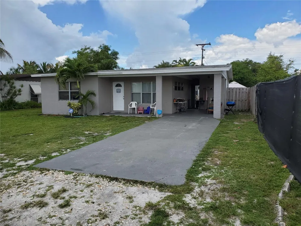811 S Broadway Lantana, FL 33462