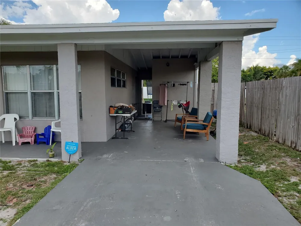 811 S Broadway Lantana, FL 33462