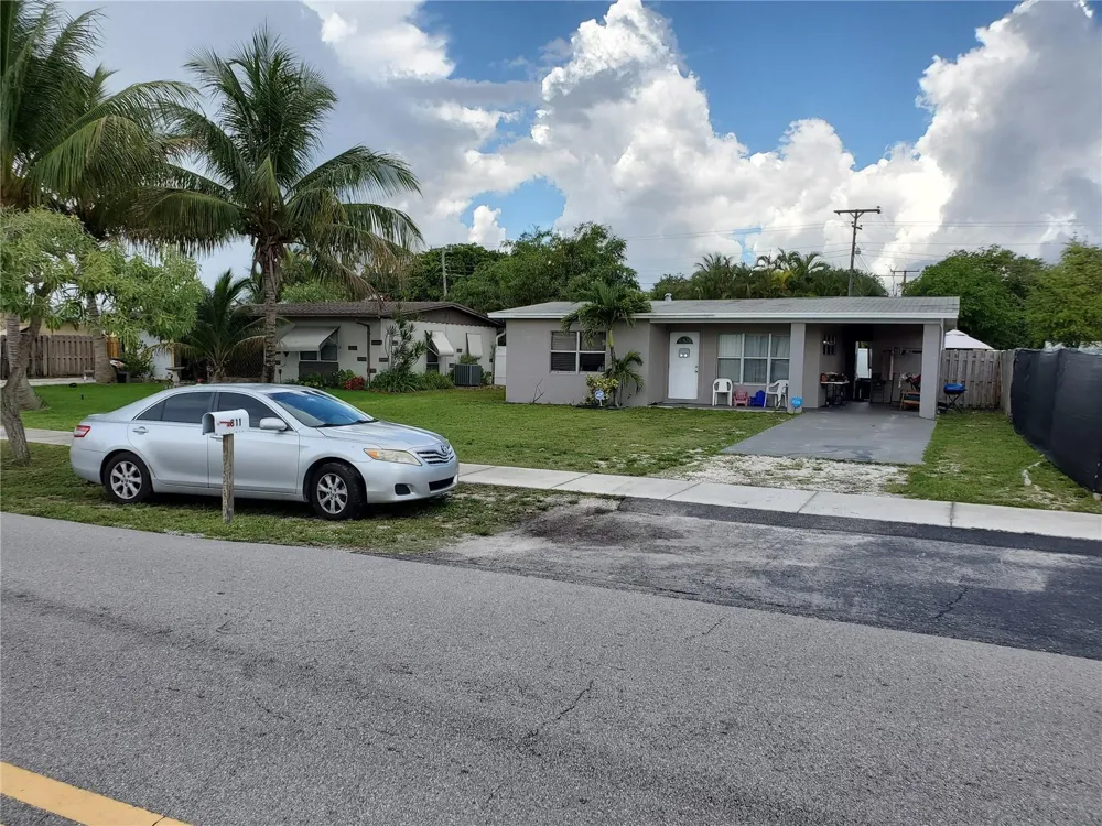 811 S Broadway Lantana, FL 33462