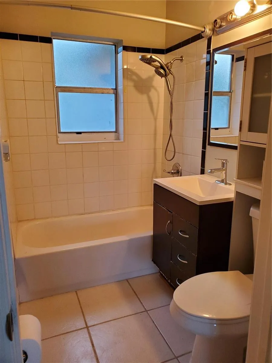 811 S Broadway Lantana, FL 33462