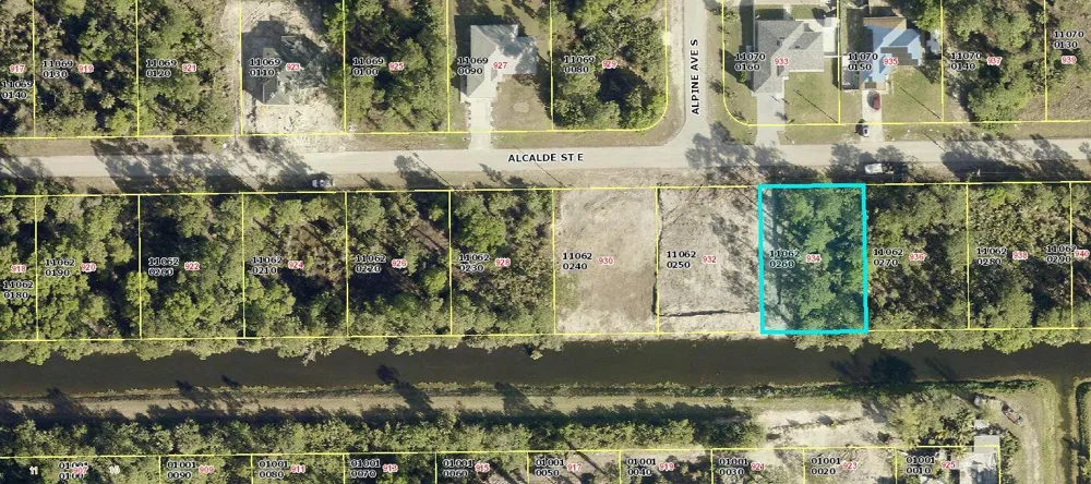 934 Alcalde Street E Lehigh Acres, FL 33974