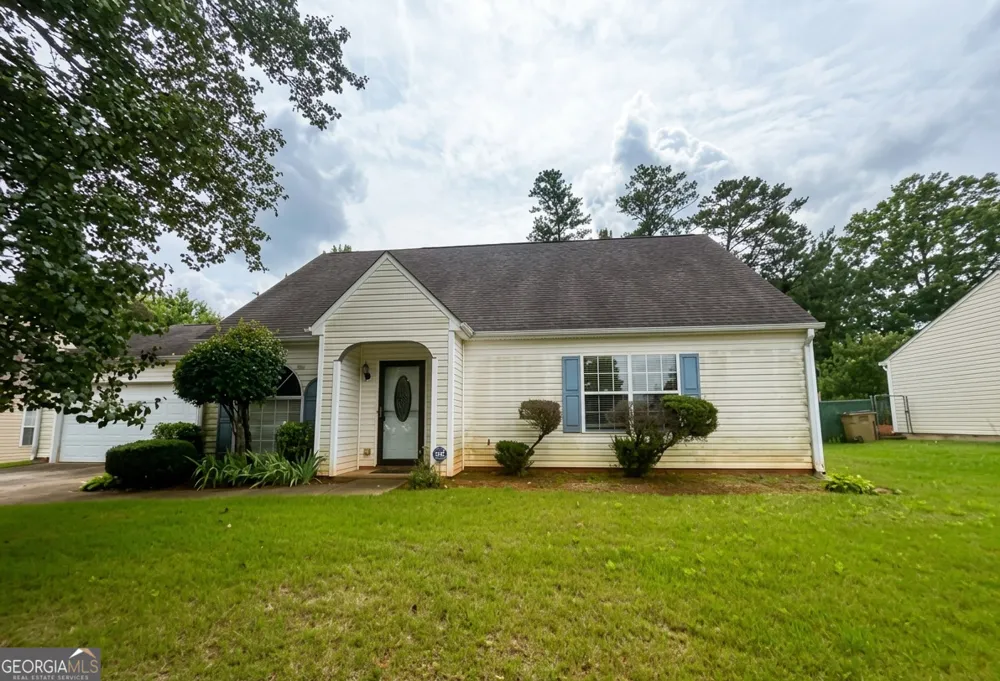 2759 Holly Berry DR Ellenwood, GA 30294