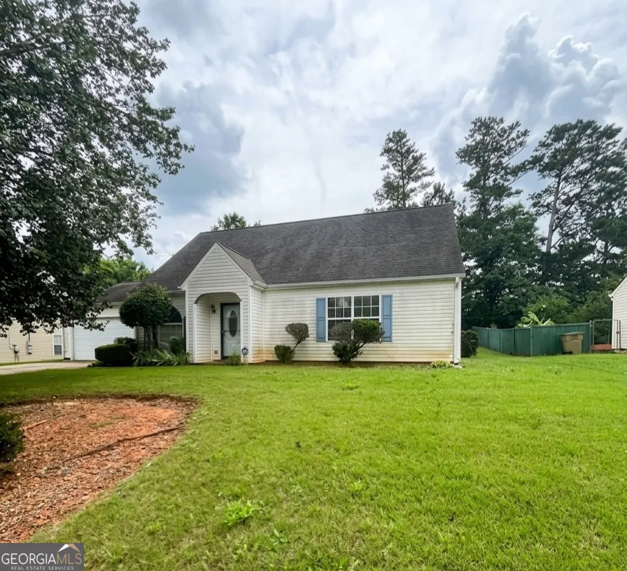 2759 Holly Berry DR Ellenwood, GA 30294