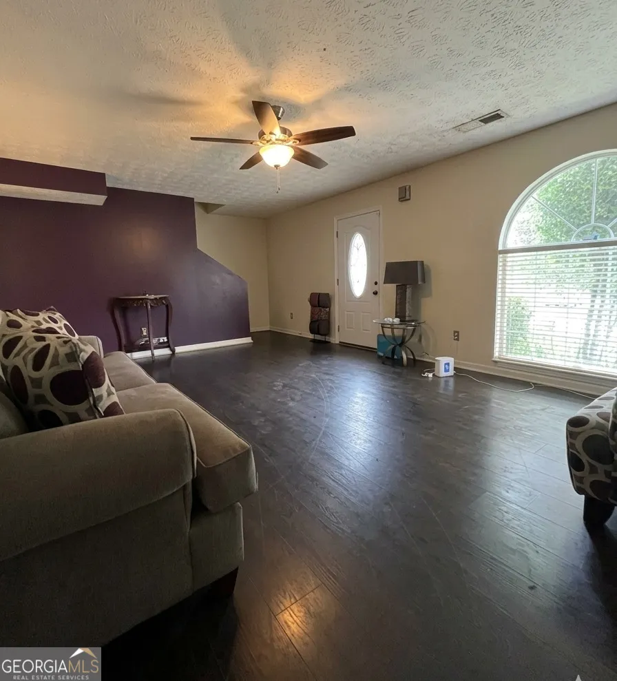2759 Holly Berry DR Ellenwood, GA 30294