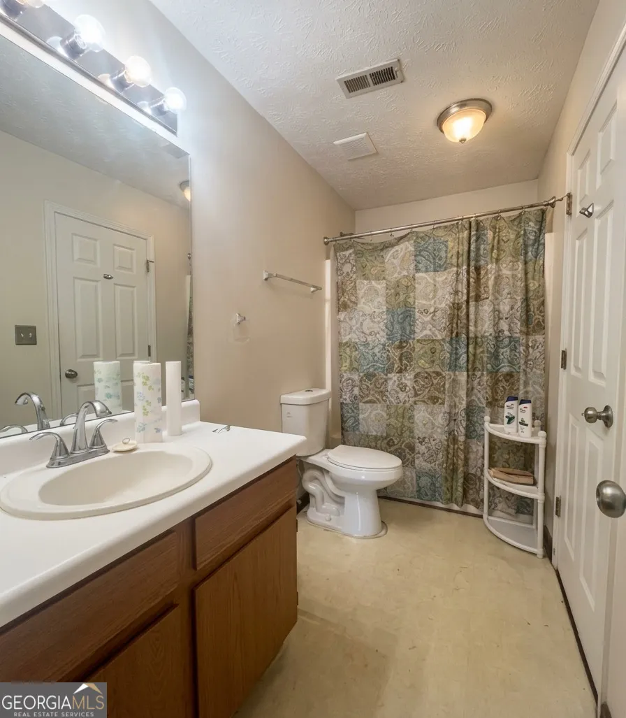 2759 Holly Berry DR Ellenwood, GA 30294