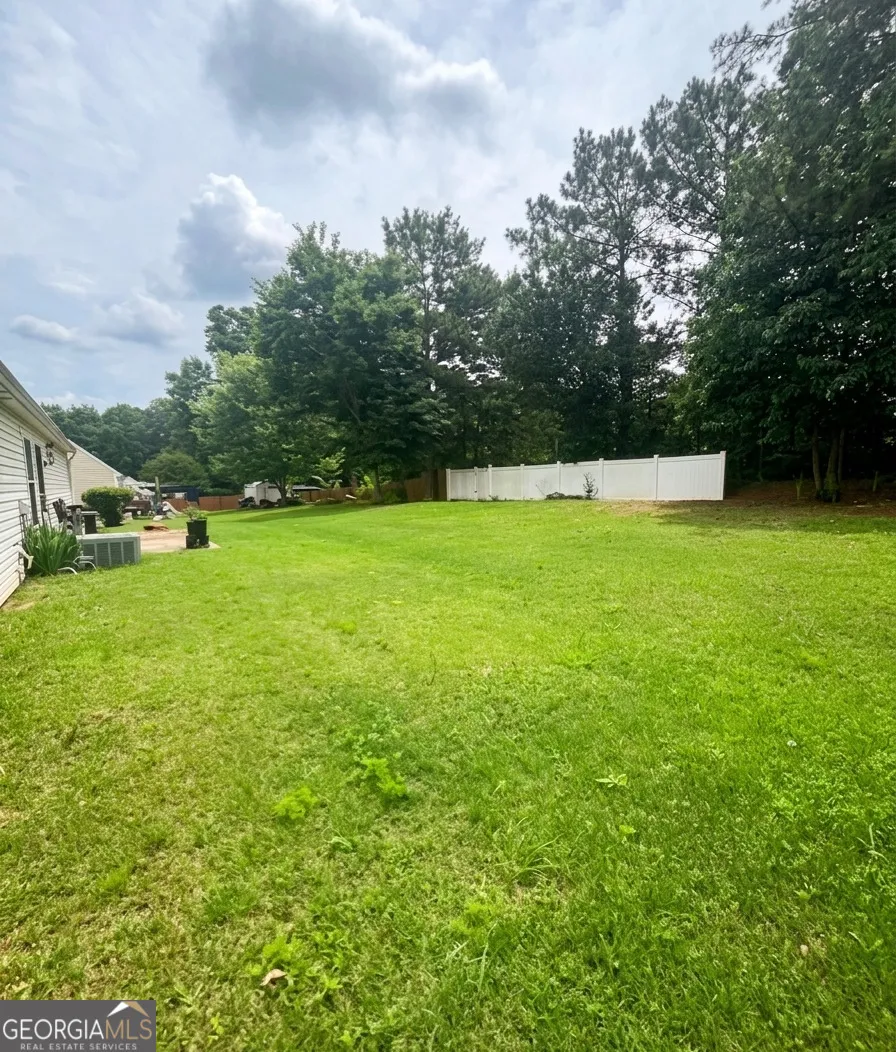 2759 Holly Berry DR Ellenwood, GA 30294
