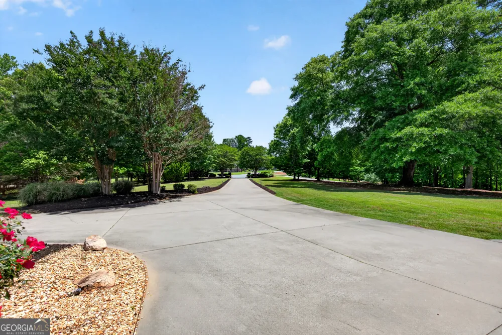 220 Woodbridge PL Brooks, GA 30205