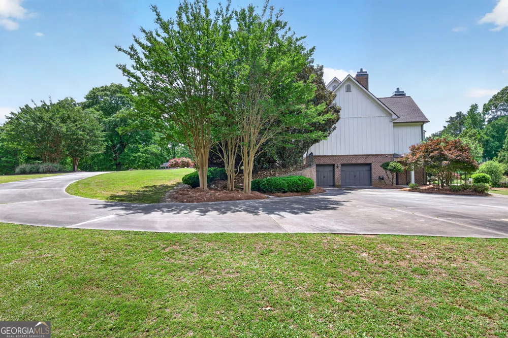 220 Woodbridge PL Brooks, GA 30205