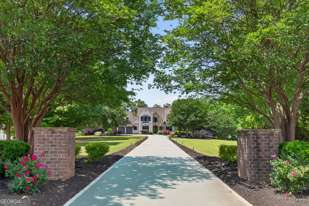 220 Woodbridge PL Brooks, GA 30205