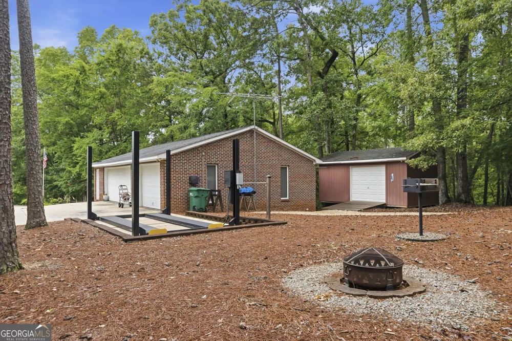 111 Clover CT Sparta, GA 31087