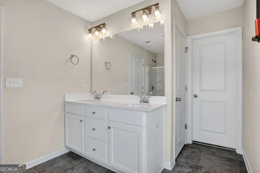 529 Buxton RD Hoschton, GA 30548