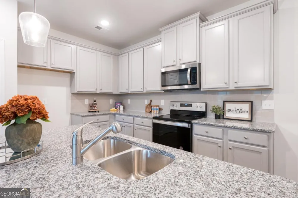 121 Greenview CT Homer, GA 30547