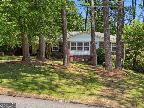 1111 N Valley DR