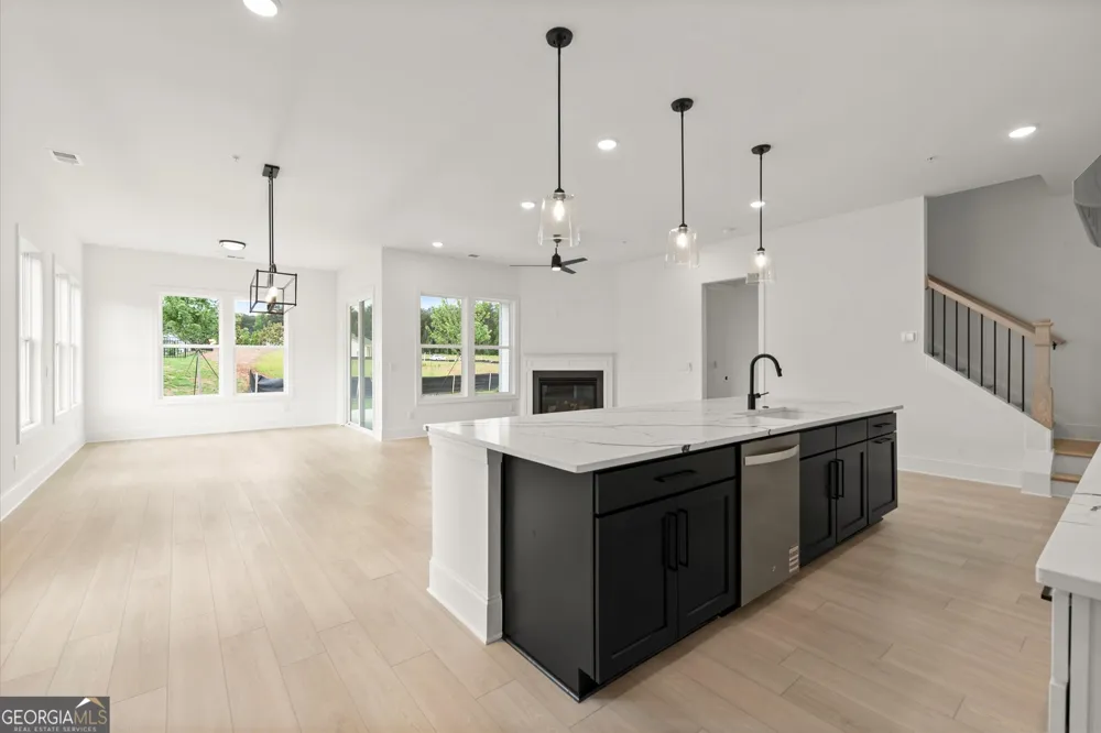 283 Vinca CIR NW Kennesaw, GA 30144
