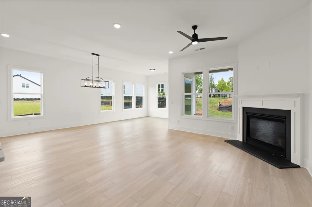 283 Vinca CIR NW Kennesaw, GA 30144
