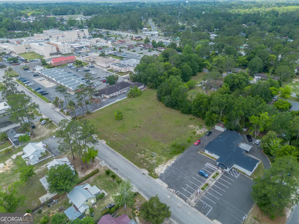 2011 Alice ST Waycross, GA 31501