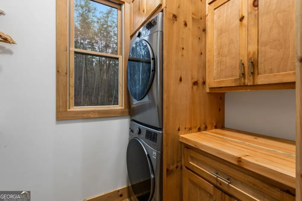 649 Lees Ride McCaysville, GA 30555
