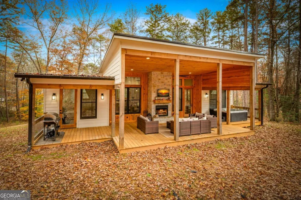 649 Lees Ride McCaysville, GA 30555