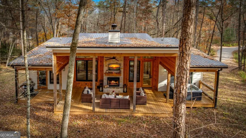 649 Lees Ride McCaysville, GA 30555