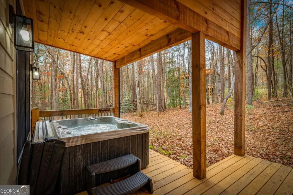 649 Lees Ride McCaysville, GA 30555