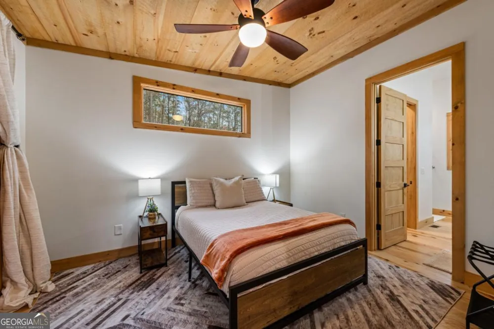 649 Lees Ride McCaysville, GA 30555