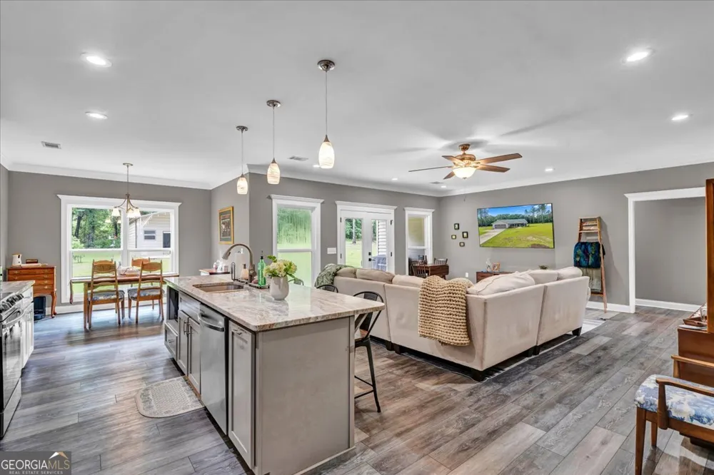1914 Payne RD Rentz, GA 31075